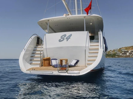 S 4 4