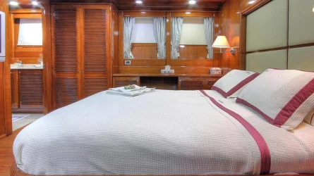 Sea Dream 27