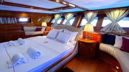 Silver Moon 33