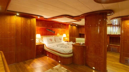 Silver Moon 37