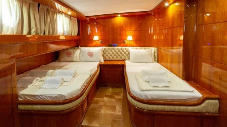 Silver Moon 40