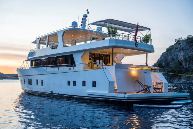 Lila trawler yacht à moteur – photo 1