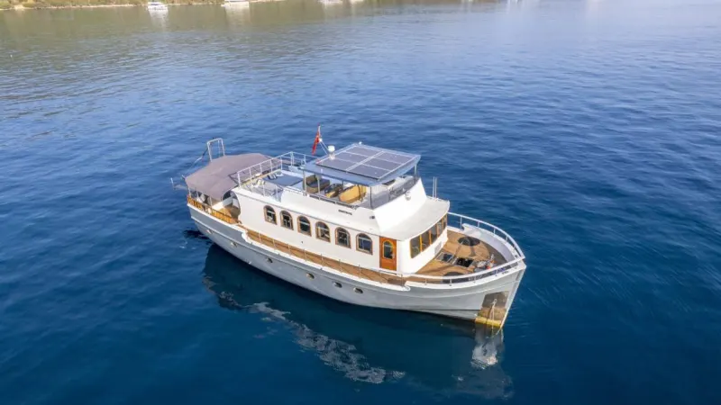 Quatros motor yacht – photo 1