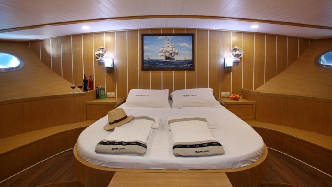 Aegean Clipper