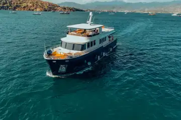 Beluga 1 trawler 4