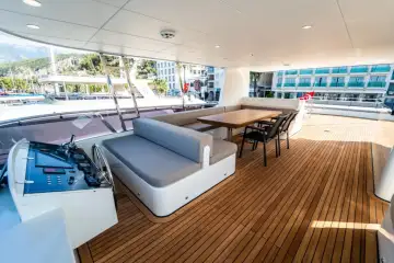 Beluga 1 trawler 12