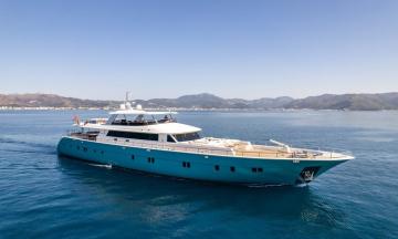 Deep Water Family Yacht