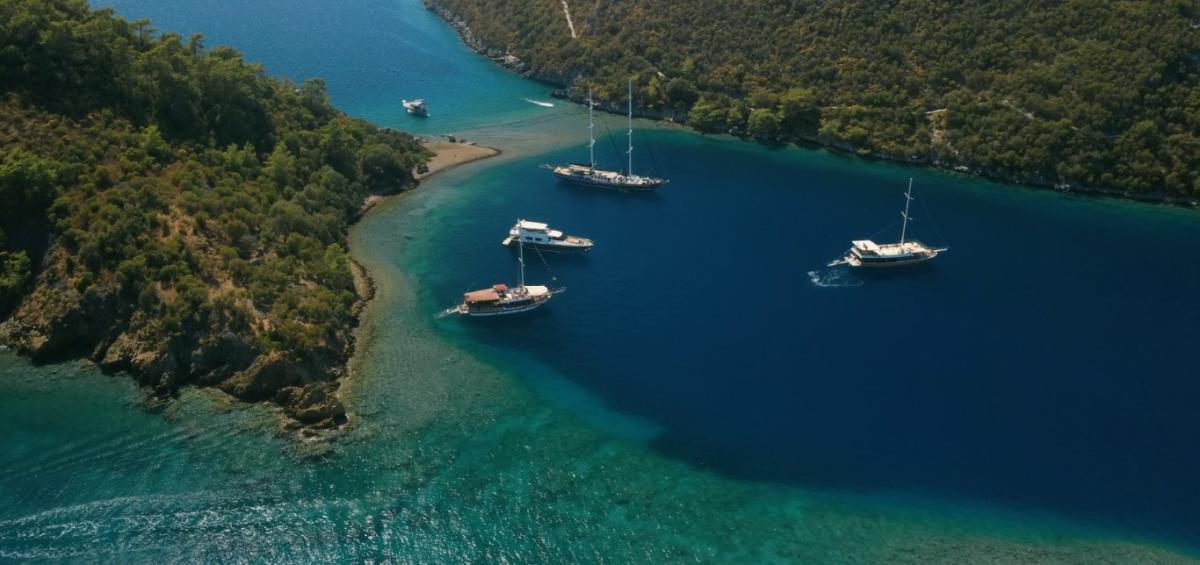 Inlice Beach in Gocek, Turkey – A serene spot for sunbathing and water activities.